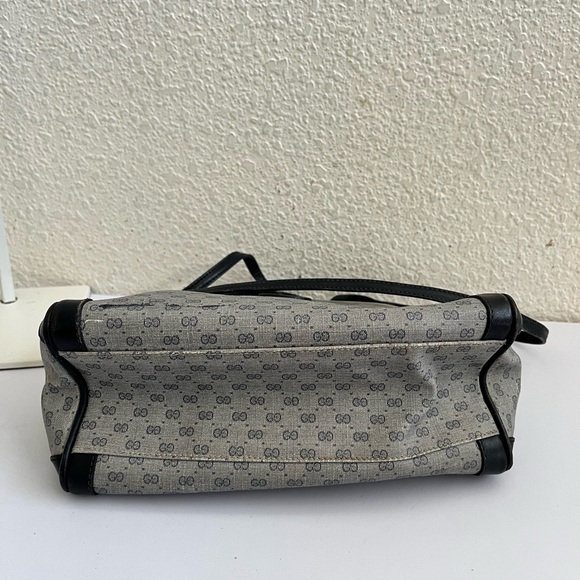 Gucci Black and Gold Interior Bag - Picture 8 of 10